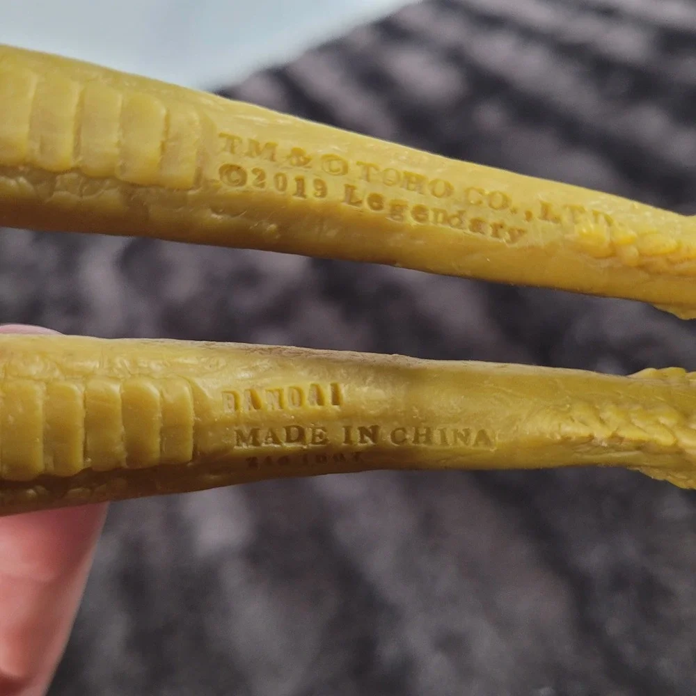 Bandai King Ghidorah 2019 Godzilla King of the Monsters Kaiju Figure 12.5in Wing